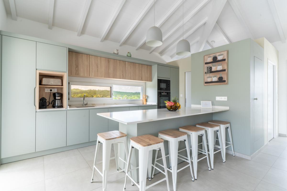 cuisine-ouverte-sejour-lumineux-villa-t4-diamant (10)
